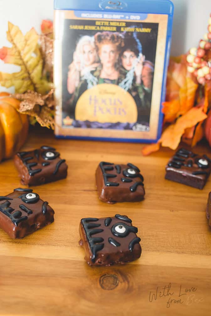 Hocus Pocus Halloween Easy Treats with Hocus Pocus bluray in the background